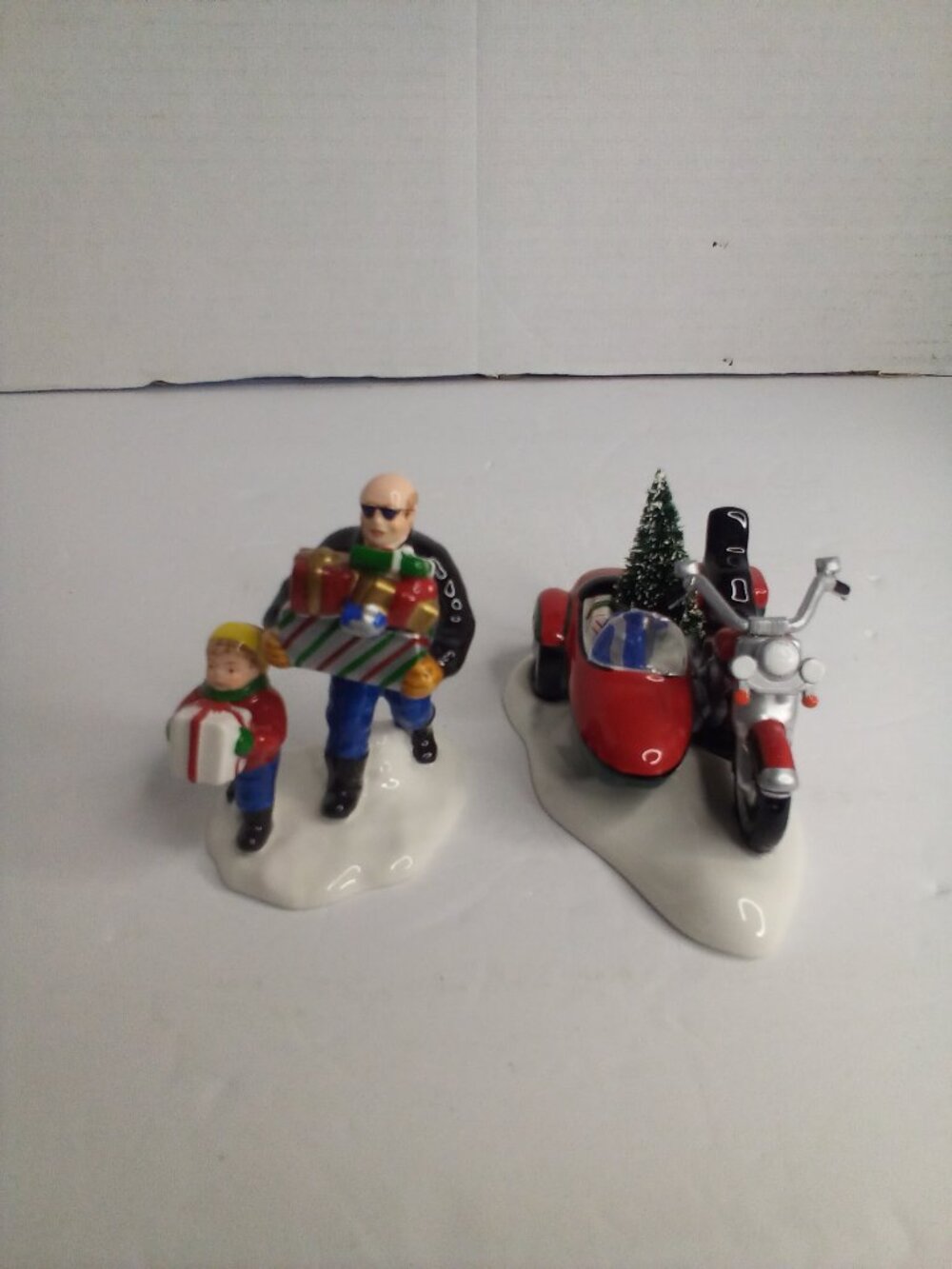 Department 56 Snow Village Harley Davidson Man Boy Presents Bike Sidecar Figures